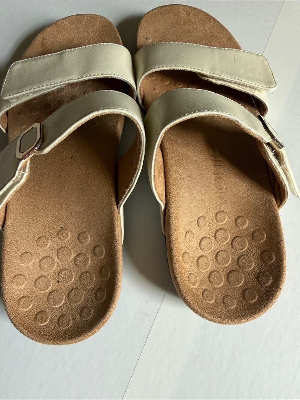 Vionic Women's Cream Double-Strap Slide Sandals Size 8 - Picture 3 of 7